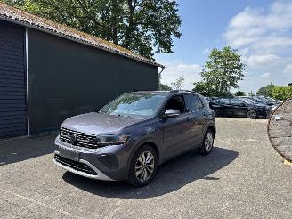 Coche accidentado Volkswagen T-Cross AUTOMAAT 116 PK NAVI CLIMA CAMERA LED B.J 06-2024 FACELIFT 2024/6