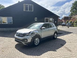 Coche accidentado Volkswagen T-Cross AUTOMAAT 110 PK NAVI CLIMA CAMERA VIRT DASH B.J 09-2023 2023/9
