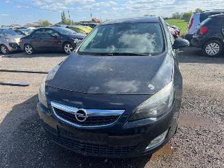 Auto incidentate Opel Astra J  ACTIVE 2013/1