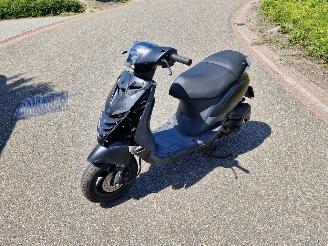 Schade scooter Piaggio  ZIP 45KM 2017/10