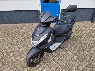 Peugeot  KISBEE BLACK EDITION picture 12