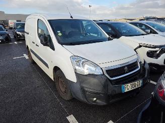 Vaurioauto  passenger cars Peugeot Partner  2018/11