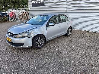 Voiture accidenté Volkswagen Golf 1.4 TSI 122 16V Hatchback  Benzine 1.390cc 90kW (122pk) FWD 2010/2