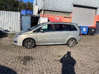 Coche accidentado Opel Zafira 1.9 CDTI MPV  Diesel 1.910cc 88kW (120pk) RWD 2005-07/2015-04 (M75) Z19DT; EURO4 2005/7
