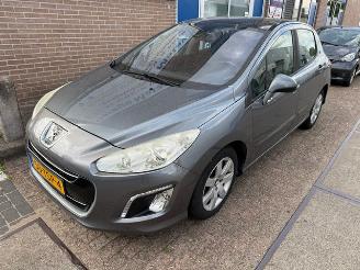Voiture accidenté Peugeot 308 1.6 VTi Premiere 2012/3