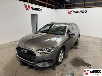 krockskadad bil auto Audi A4  2022/2