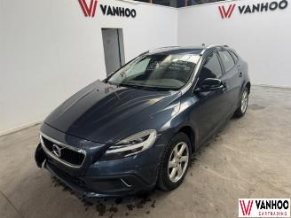 krockskadad bil auto Volvo V-40  2017/4