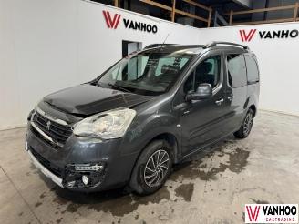 uszkodzony samochody osobowe Peugeot Partner  2018/8