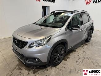 krockskadad bil auto Peugeot 2008  2019/1