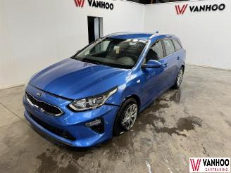 damaged passenger cars Kia Cee d  2019/12