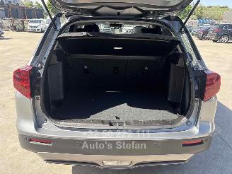 Suzuki Vitara GLX picture 10
