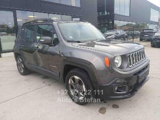 krockskadad bil auto Jeep Renegade LONGITUDE 2018/8