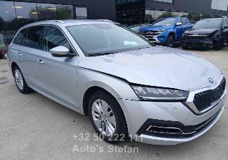 Coche accidentado Skoda Octavia AMBITION 2024/3