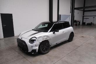 krockskadad bil auto Mini Cooper S JWC TRIM 2025/10