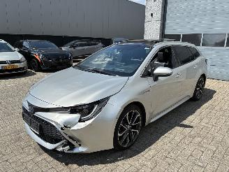 damaged passenger cars Toyota Corolla TOYOTA COROLLA 2.0I HYBRIDE 2022 2022/3