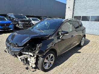 Coche accidentado Renault Clio RENAULT CLIO 0.9TCE 2017 SLOOP 2017/1