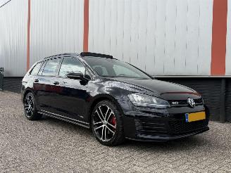 Vaurioauto  passenger cars Volkswagen Golf GTD 184 PK SPORT 2015/1