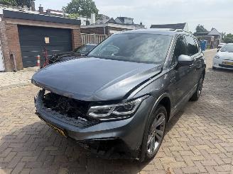 Schadeauto Volkswagen Tiguan 1.5 TSI R-Line 7 PERS NAP 2021/1