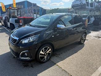 krockskadad bil auto Peugeot 108 1.0 AUTOMAAT 2019/4