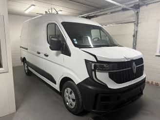 damaged passenger cars Renault Master  2025/4