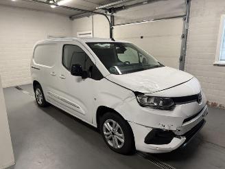 Damaged car Toyota ProAce  2023/6