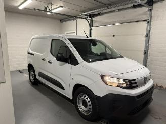 Schadeauto Peugeot Partner  2025/4
