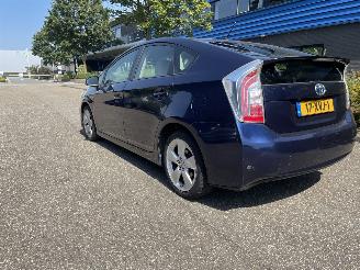 Damaged car Toyota Prius 1.8 hybrid 2012/10