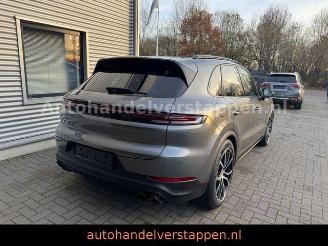 Voiture accidenté Porsche Cayenne E-Hybrid Exclusive Design Matric ACC 2024/5