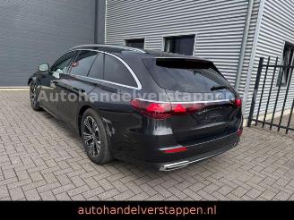 Voiture accidenté Mercedes E-klasse 450d 4Matic Avantgard Advancd Panorama 2024/6