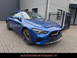 Vaurioauto  passenger cars Mercedes Cla-klasse 250e Shooting Brake Panorama Facelift 2023/12