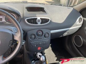 Renault Clio Clio III (BR/CR), Hatchback, 2005 / 2014 1.2 16V TCe 100 picture 11