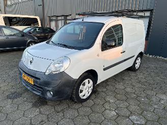 Vaurioauto  passenger cars Renault Kangoo Express Z.E. EX ACCU 2013/2
