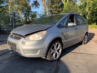 Coche siniestrado Ford S-Max S-Max (GBW), MPV, 2006 / 2014 2.0 16V 2006/10