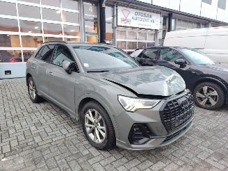 Damaged car Audi Q3 S-Line DSG Matrix Leder Camera 2.0 tdi 2019/6