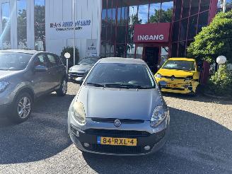 krockskadad bil auto Fiat Punto 1.3d Multijet GEEN SCHADE 2011/8