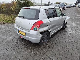 Suzuki Swift 1.3 16v picture 1