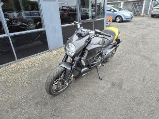 Ducati Diavel CARBON ABS 100 CV picture 3