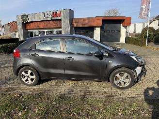 Kia Rio  picture 6