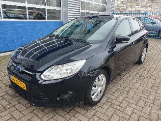 Vaurioauto  passenger cars Ford Focus 1.0 EcoBoost Lease Trend 2012/6
