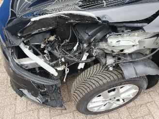 Renault Clio 0.9 TCe Limited picture 11