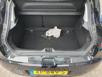 Renault Clio 0.9 TCe Limited picture 24