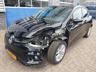 Coche accidentado Renault Clio 0.9 TCe Limited 2019/2
