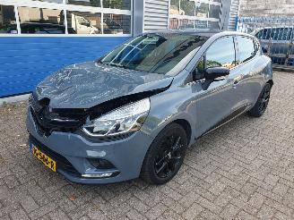 krockskadad bil auto Renault Clio 0.9 TCe Limited 2018/7