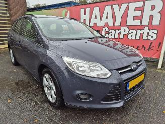 uszkodzony samochody osobowe Ford Focus 1.0 ecoboost trend 2013/3