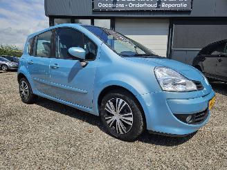 Käytettyjen passenger cars Renault Grand-modus 1.6 16v Dynamique automaat 2010/8
