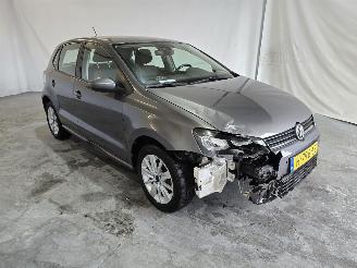 Unfallwagen Volkswagen Polo 1.0 First Edition 2014/11