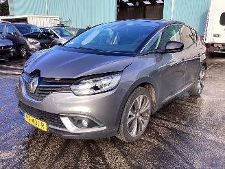 Coche siniestrado Renault Mégane Scénic 1.2 TCe Intens 2017/6