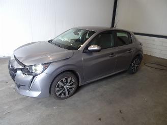 disassembly passenger cars Peugeot 208 1.2 VTI 2019/12