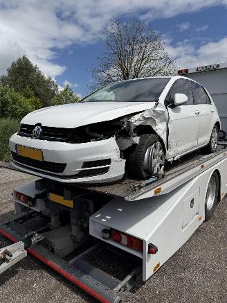 Uttjänta bilar auto Volkswagen Golf 1.2 Tsi 2013/1