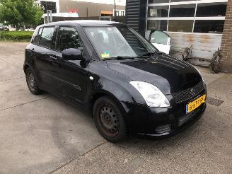 Suzuki Swift  picture 3